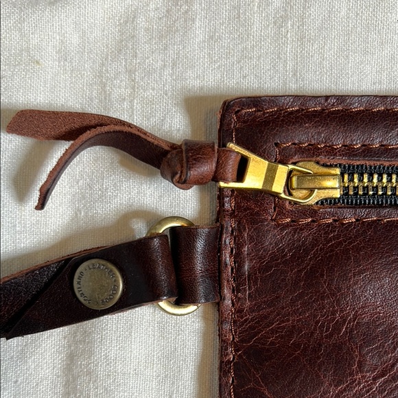 Portland Leather Brown Leather Wristlet Card Holder with Zipper - Picture 4 of 4